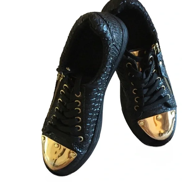 🆕 Adidas Superstar Gold Toe Sneaker 👟 - Picture 2 of 9